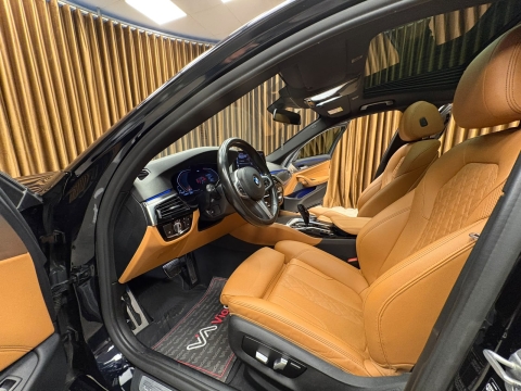 BMW 520İ SPECİAL EDİTİON M SPORT CARBON SCHWARZ HATASZ 12 TAKSİT