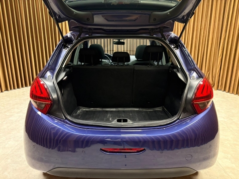 PEUGEOT 208 1.2 PURETECH ACTİVE OTOMATİK CAM TAVAN 12 TAKSİT