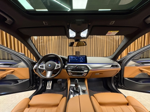 BMW 520İ SPECİAL EDİTİON M SPORT CARBON SCHWARZ HATASZ 12 TAKSİT