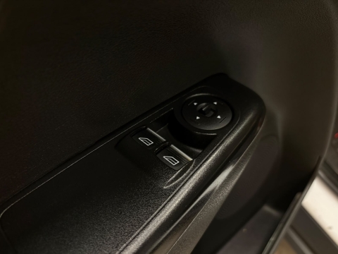 FORD TOURNEO COURİER 1.5 TDCİ TİTANİUM PLUS 12 TAKSİT