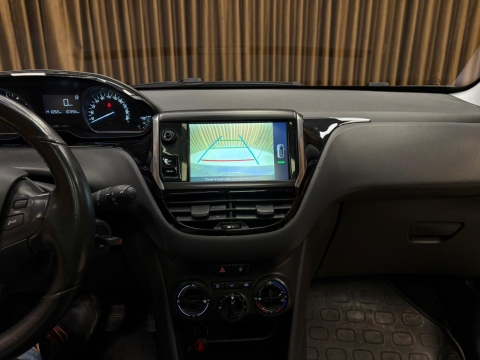 PEUGEOT 208 1.2 PURETECH ACTİVE OTOMATİK CAM TAVAN 12 TAKSİT